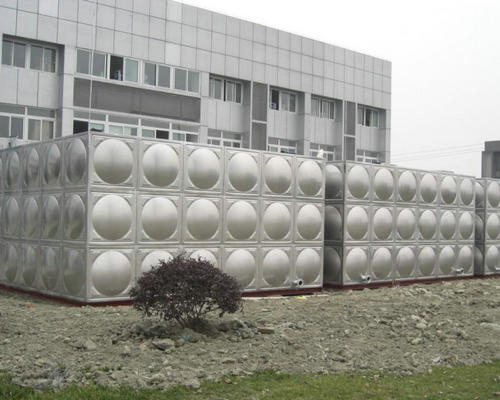 水箱的不銹鋼肋板水箱：快效、堅(jiān)固且環(huán)保的選擇